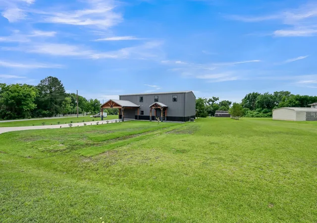 Photo 3 of Single family home for sale at 12304 Maggie Ln, Willis, TX 77318 | MLS# 19650055 | Listing updated on 2026-07-27