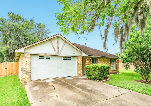 2nd image of 105 Sugar Cane Tr, Lake Jackson, TX 77566 | MLS# 78451442
