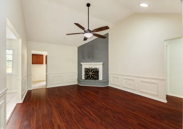 5th image of 105 Sugar Cane Tr, Lake Jackson, TX 77566 | MLS# 78451442