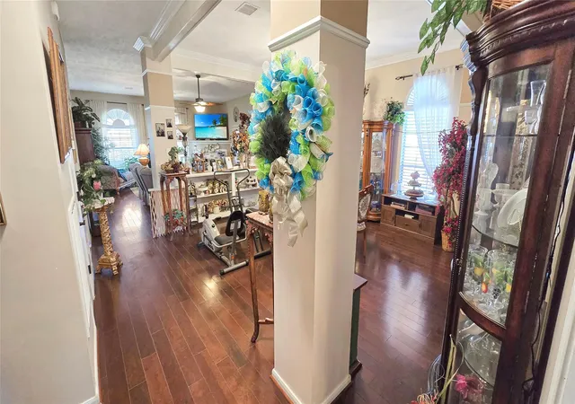 Photo 3 of Single family home for sale at 2170 Santa Cruz Ln, League City, TX 77573 | MLS# 11796736 | Listing updated on 2026-09-23