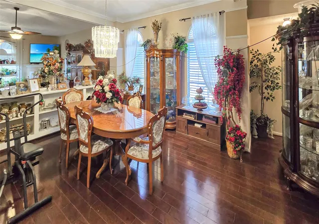 Photo 4 of Single family home for sale at 2170 Santa Cruz Ln, League City, TX 77573 | MLS# 11796736 | Listing updated on 2026-09-23