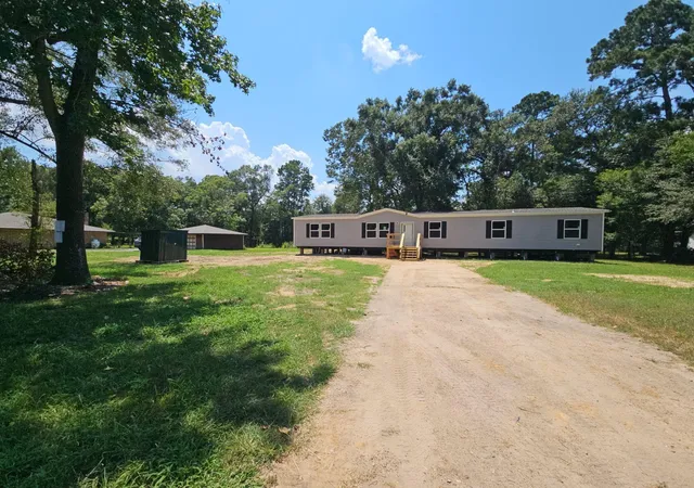 Photo 2 of Single family home for sale at 20006 Red Oaks S, New Caney, TX 77357 | MLS# 20767425 | Listing updated on 2026-09-12
