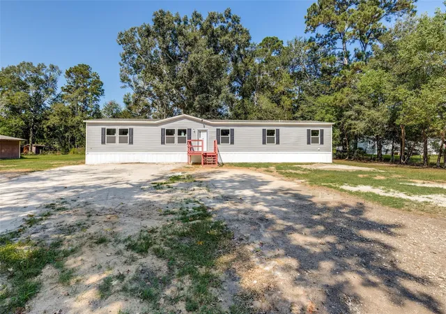 Photo 3 of Single family home for sale at 20006 Red Oaks S, New Caney, TX 77357 | MLS# 20767425 | Listing updated on 2026-09-12