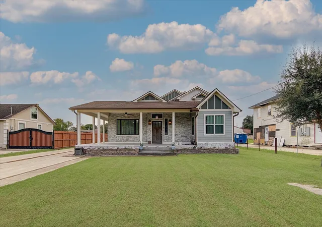 Photo 2 of Single family home for sale at 8324 Jennings St, Houston, TX 77017 | MLS# 58076667 | Listing updated on 2026-07-16