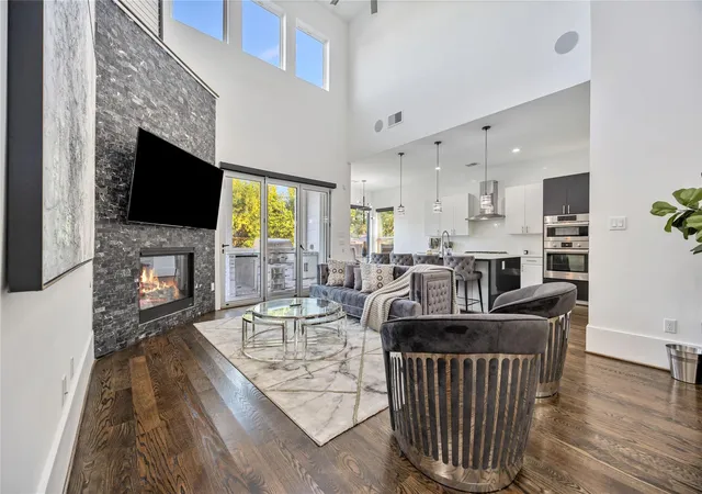 2nd image of 2310 Althea Dr, Houston, TX 77018 | MLS# 87631538