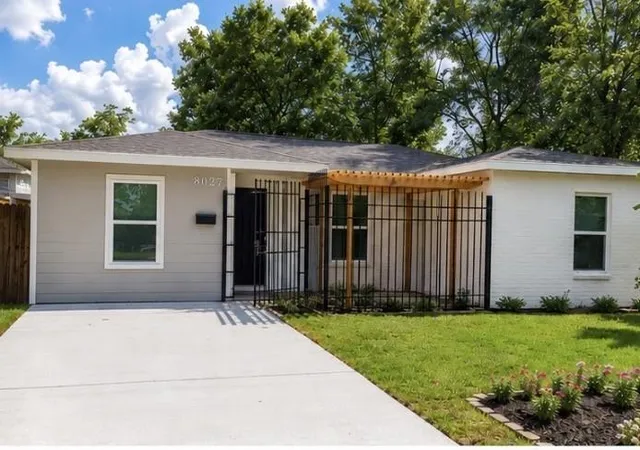 Photo 2 of Single family home for sale at 8027 Herschelwood St, Houston, TX 77033 | MLS# 21012790 | Listing updated on 2026-09-04