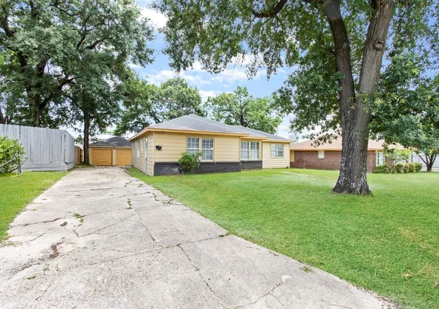 3rd image of 13210 Rockglen St, Houston, TX 77015 | MLS# 15021383