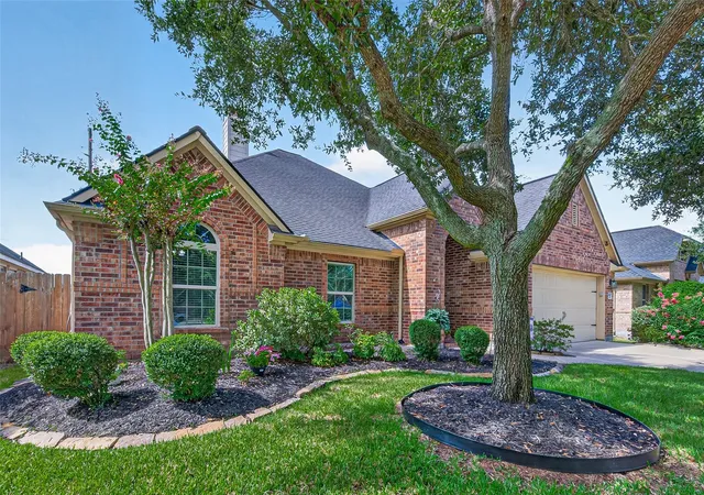 Photo 2 of Sale Pending at 28427 Kinglet Pines Dr, Katy, TX 77494 | MLS# 93794793 | Listing updated on 2026-08-28