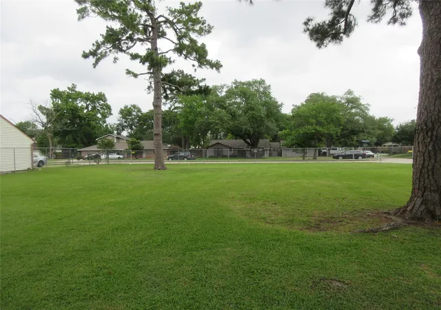 2nd image of 0 Barr St, Houston, TX 77080 | MLS# 49850280
