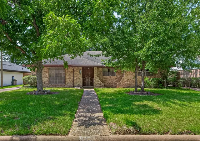 Single family home for sale at 5311 Alba Rd, Houston, TX 77091 | MLS# 51448052 | Listing updated on 2026-10-05