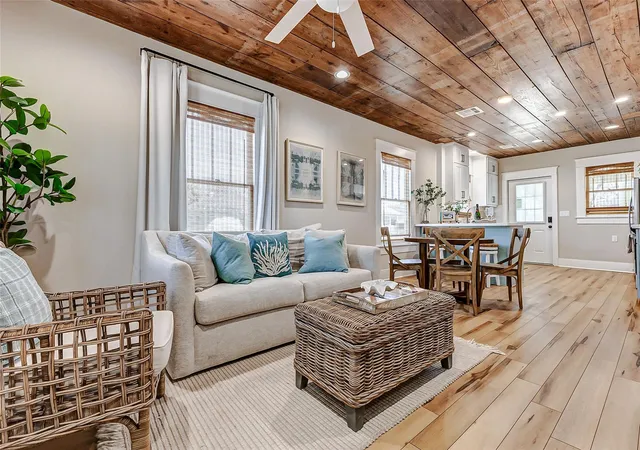 Photo 1 of Single family home for sale at 1602 40th Street, Galveston, TX 77550 | MLS# 21816159 | Listing updated on 2026-05-19