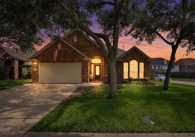 2nd image of 2121 Sugar Hill Dr, Deer Park, TX 77536 | MLS# 25939487