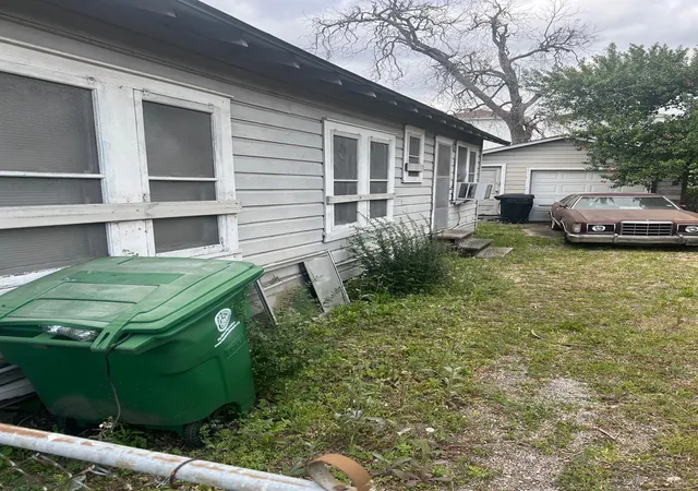 image of 1511 Weiss St, Houston, TX 77009 | MLS# 61079007