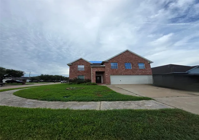 Photo 2 of Single family home for sale at 2133 Stoney Brk Dr, Deer Park, TX 77536 | MLS# 1091650 | Listing updated on 2026-09-24