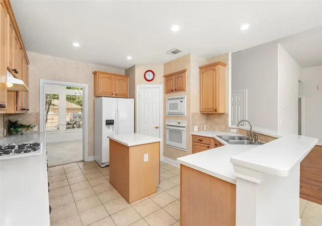 Photo 2 of Sale Pending at 20526 Cypresswood Meadows Dr, Spring, TX 77388 | MLS# 80652860 | Listing updated on 2026-09-17