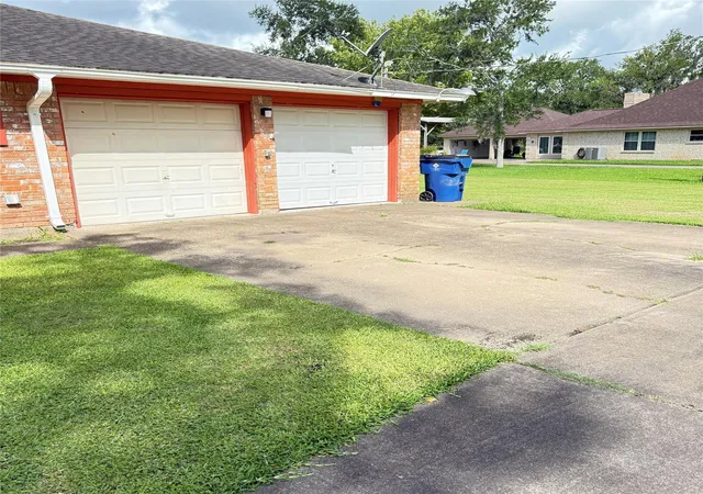 image of 1410 S Dance Dr, West Columbia, TX 77486 | MLS# 43302434