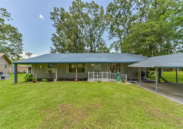 1st image of 1440 Lakeside Dr, Huntsville, TX 77320 | MLS# 11605734