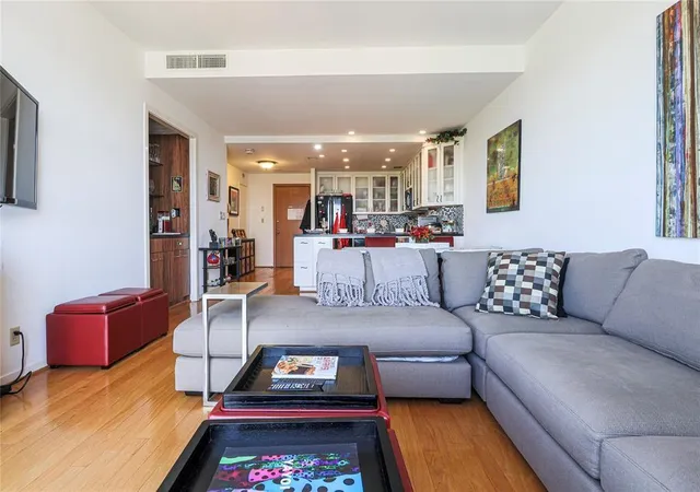 4th image of 5110 San Felipe #151W, Houston, TX 77056 | MLS# 74582672