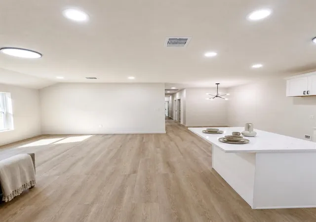 2nd image of 7145 Avenue K, Houston, TX 77011 | MLS# 75427398