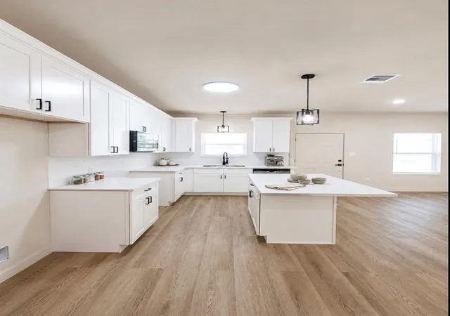 3rd image of 7145 Avenue K, Houston, TX 77011 | MLS# 75427398