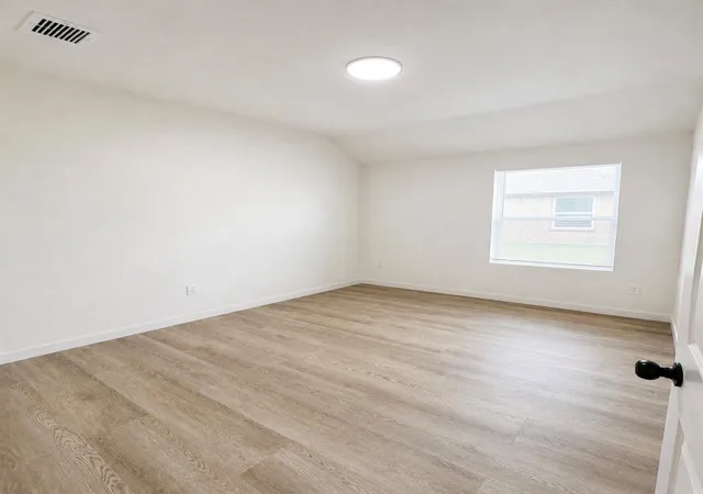5th image of 7145 Avenue K, Houston, TX 77011 | MLS# 75427398