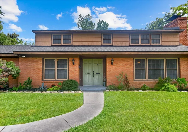 5th image of 1311 Lamar Dr, La Marque, TX 77568 | MLS# 19374885