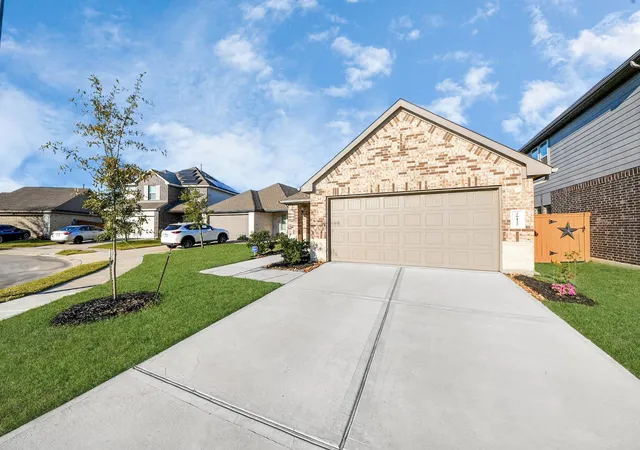Photo 2 of Single family home for sale at 20122 Sienna Green Dr, Hockley, TX 77447 | MLS# 80357793 | Listing updated on 2026-04-25