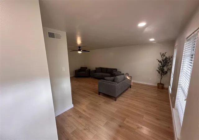 Photo 4 of Townhouse for sale at 14226 Misty Meadow Ln, Houston, TX 77079 | MLS# 66156568 | Listing updated on 2026-06-17