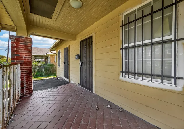 3rd image of 4016 Woodleigh St, Houston, TX 77023 | MLS# 80676800