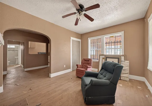 5th image of 4016 Woodleigh St, Houston, TX 77023 | MLS# 80676800