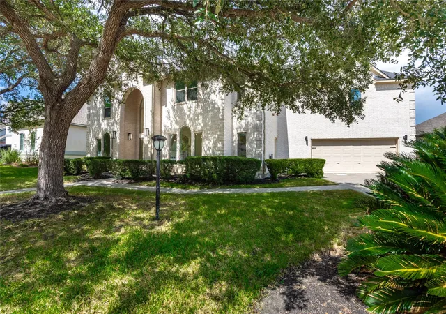 2nd image of 686 Edgewood Dr, Montgomery, TX 77356 | MLS# 22357369