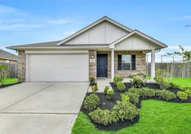 Homes for sale in La Marque, TX | 521 Maple Bend Ln, La Marque, TX 77568 | MLS# 46317342
