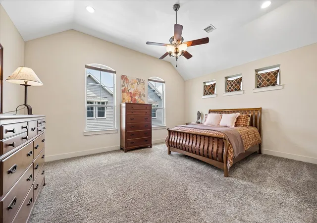 Photo 3 of Sale Pending at 1517 Dyer Lake Ln, Houston, TX 77008 | MLS# 43873035 | Listing updated on 2026-09-19