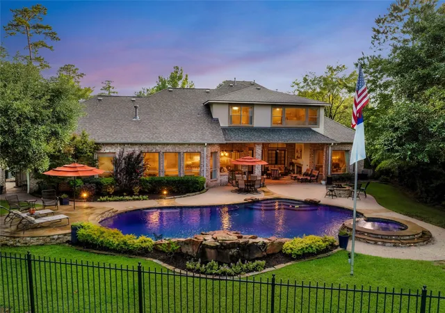 3rd image of 70 W Ambassador Bnd, Spring, TX 77382 | MLS# 77885797