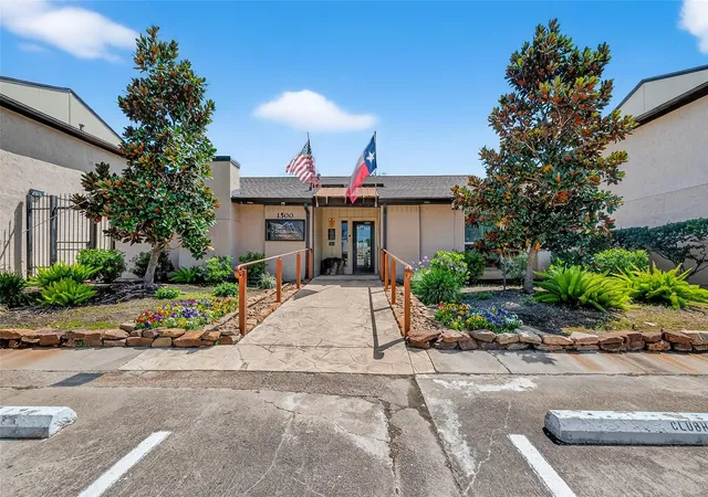 2nd image of 1500 Bay Area Blvd, Houston, TX 77058