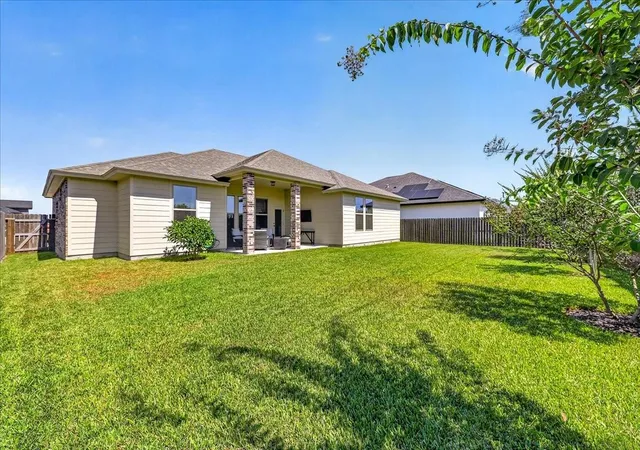 Photo 4 of Sale Pending at 7910 Krypton Dr, Corpus Christi, TX 78414 | MLS# 81585275 | Listing updated on 2026-10-06