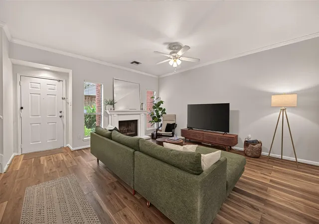 Photo 3 of Sale Pending at 3330 Las Palmas St #22, Houston, TX 77027 | MLS# 2228587 | Listing updated on 2026-09-08
