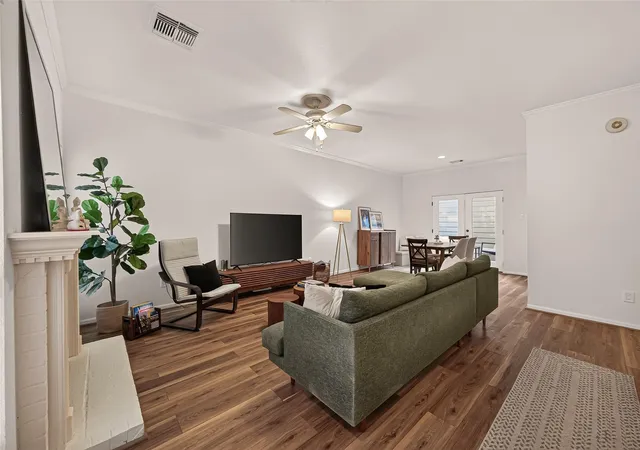 Photo 3 of Sale Pending at 3330 Las Palmas St #22, Houston, TX 77027 | MLS# 2228587 | Listing updated on 2026-09-08