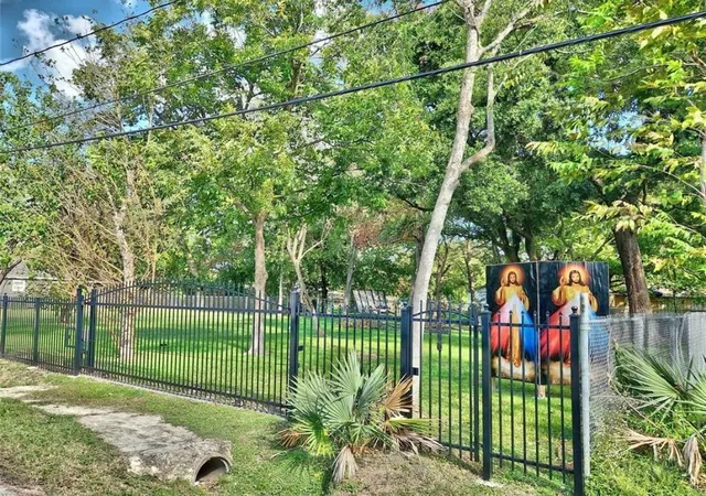Land for sale at 4108 Falls St, Houston, TX 77026 | MLS# 68305251