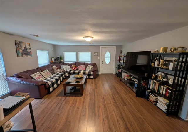7th image of 1910 Reese St, Liberty, TX 77575 | MLS# 90661532