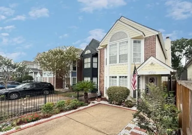 1st image of 926 Rutland St, Houston, TX 77008 | MLS# 8425305