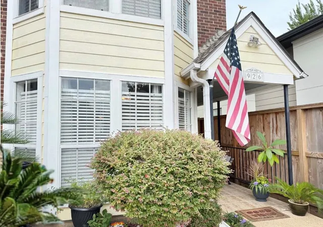 2nd image of 926 Rutland St, Houston, TX 77008 | MLS# 8425305