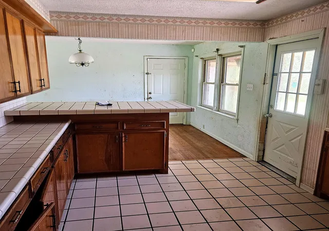 Photo 3 of Sale Pending at 219 Carnation St, Lake Jackson, TX 77566 | MLS# 84271385 | Listing updated on 2026-09-08