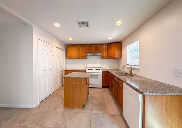 2nd image of 3537 Rebecca St, Houston, TX 77021 | MLS# 97204370