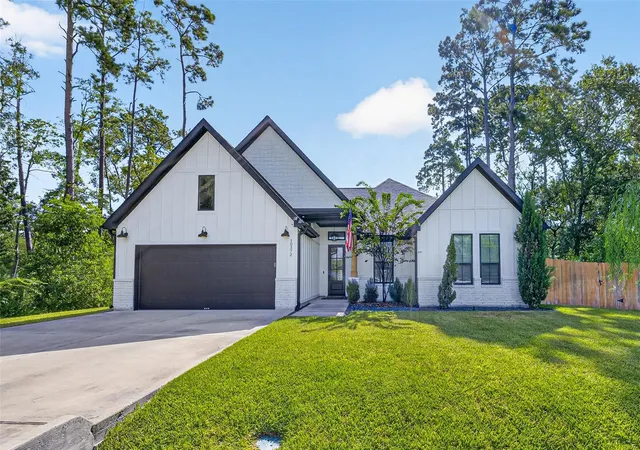 Photo 3 of Sale Pending at 10372 Fairview Dr, Conroe, TX 77385 | MLS# 97798077 | Listing updated on 2026-09-02