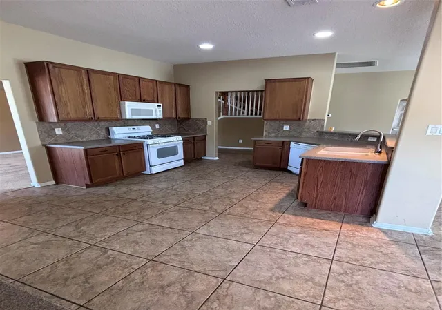 Photo 4 of Single family home for sale at 20523 Jasmine Leaf Trl, Humble, TX 77338 | MLS# 84167964 | Listing updated on 2026-07-29
