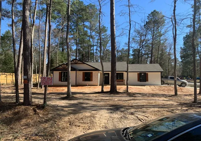 Photo 2 of Sale Pending at 10546 Royal Andrews, Conroe, TX 77303 | MLS# 35939886 | Listing updated on 2026-07-10