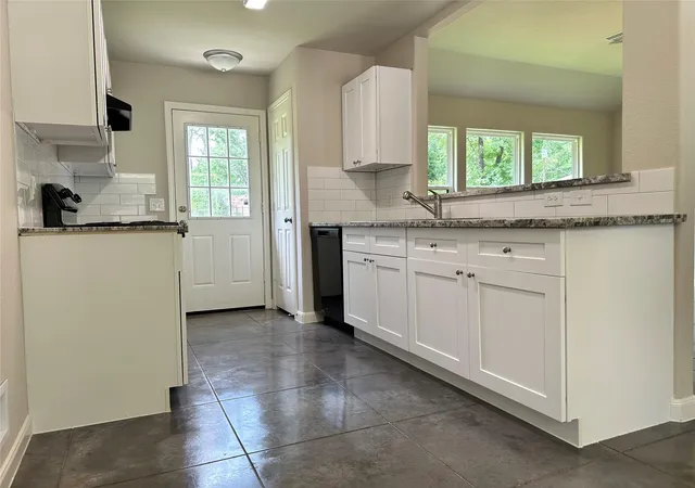 Photo 4 of Sale Pending at 10546 Royal Andrews, Conroe, TX 77303 | MLS# 35939886 | Listing updated on 2026-07-10