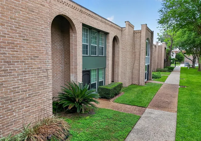Homes for sale in Houston, TX | 9409 Bassoon Dr, Houston, TX 77025 | MLS# 89574952