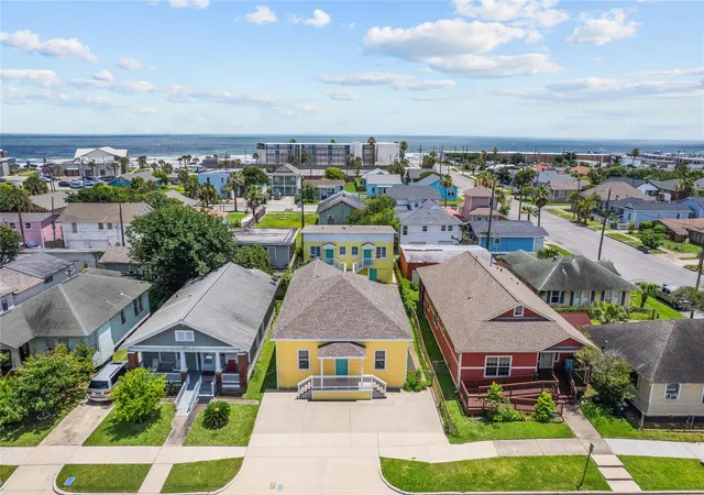 Photo 1 of Multi family home for sale at 3619 Avenue S, Galveston, TX 77550 | MLS# 78989753 | Listing updated on 2026-09-16
